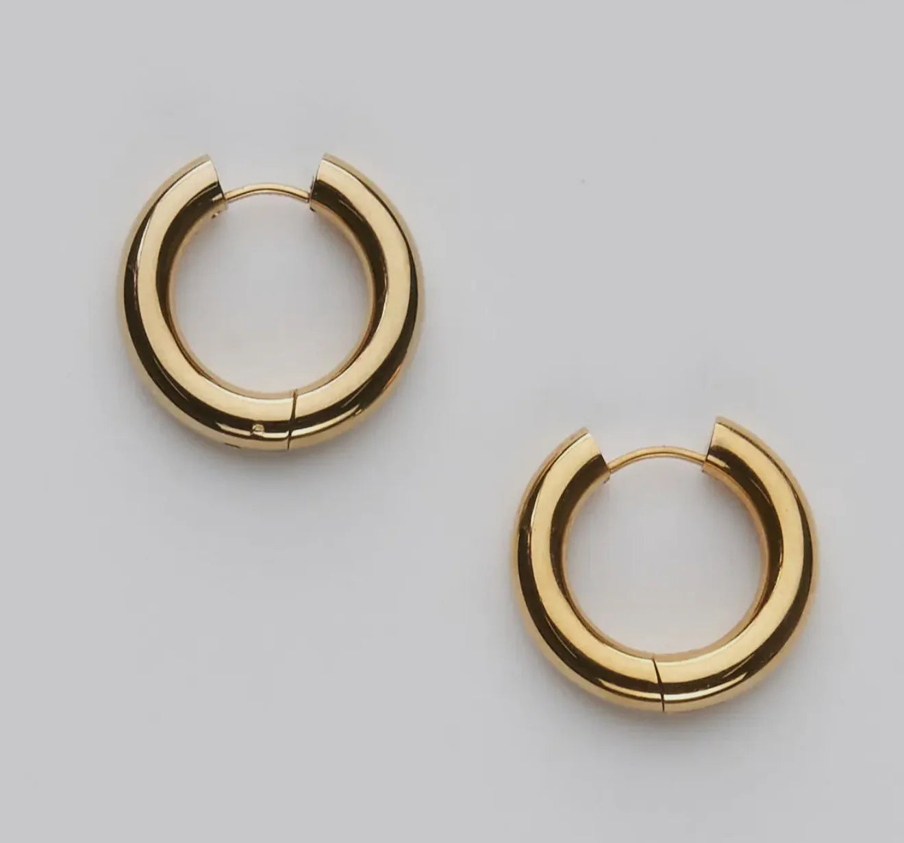 Brenda Grands Waterproof 16mm Gold Basic Hoops