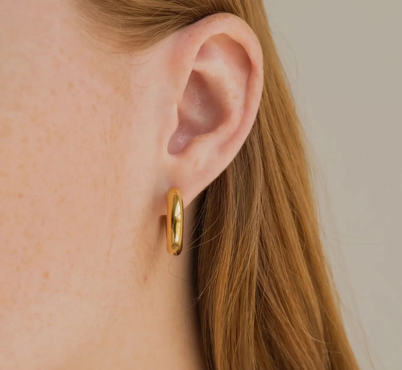Brenda Grands Waterproof Gold 18mm Diamond Hoops